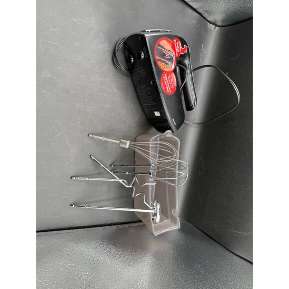 Hamilton Beach- Electric Hand Mixer - Picture 1 of 6